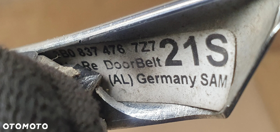 Listwa zgarniająca drzwi prawy przód chrom VW Passat B5 FL 3B0837476 - 6