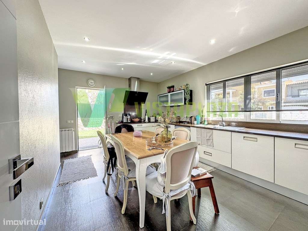 Fantástica Moradia M4+2 com Piscina na Bela Vista, Lagoa - Grande imagem: 5/37