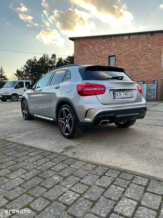 Mercedes-Benz GLA 250 4-Matic - 4