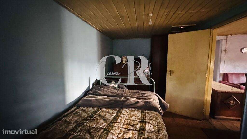 Quinta com casas de pedra para recuperar, poço e furo-16