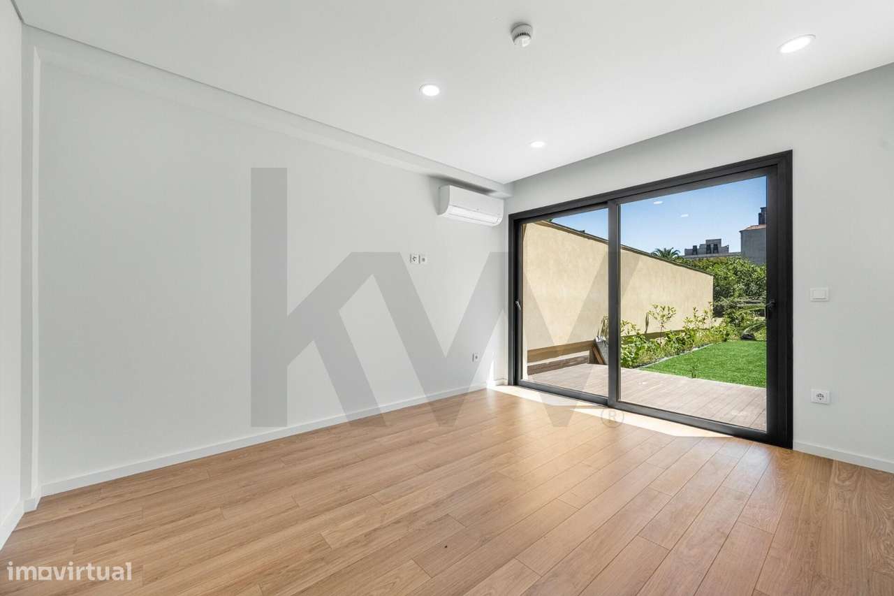 T1 + 1 novo com jardim junto da Av. dos Aliados - Grande imagem: 4/17