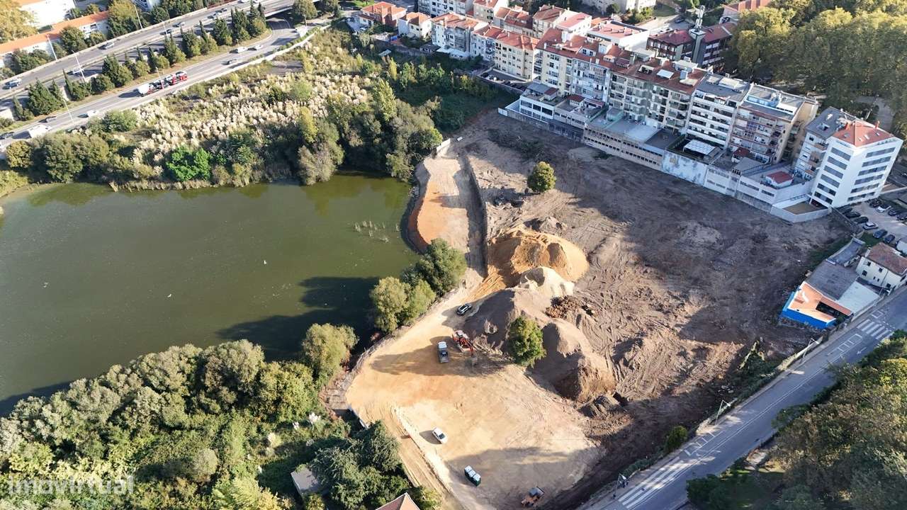T1 Smart Novo, com varanda e lugar de Garagem, no Empreendimento Lake-22