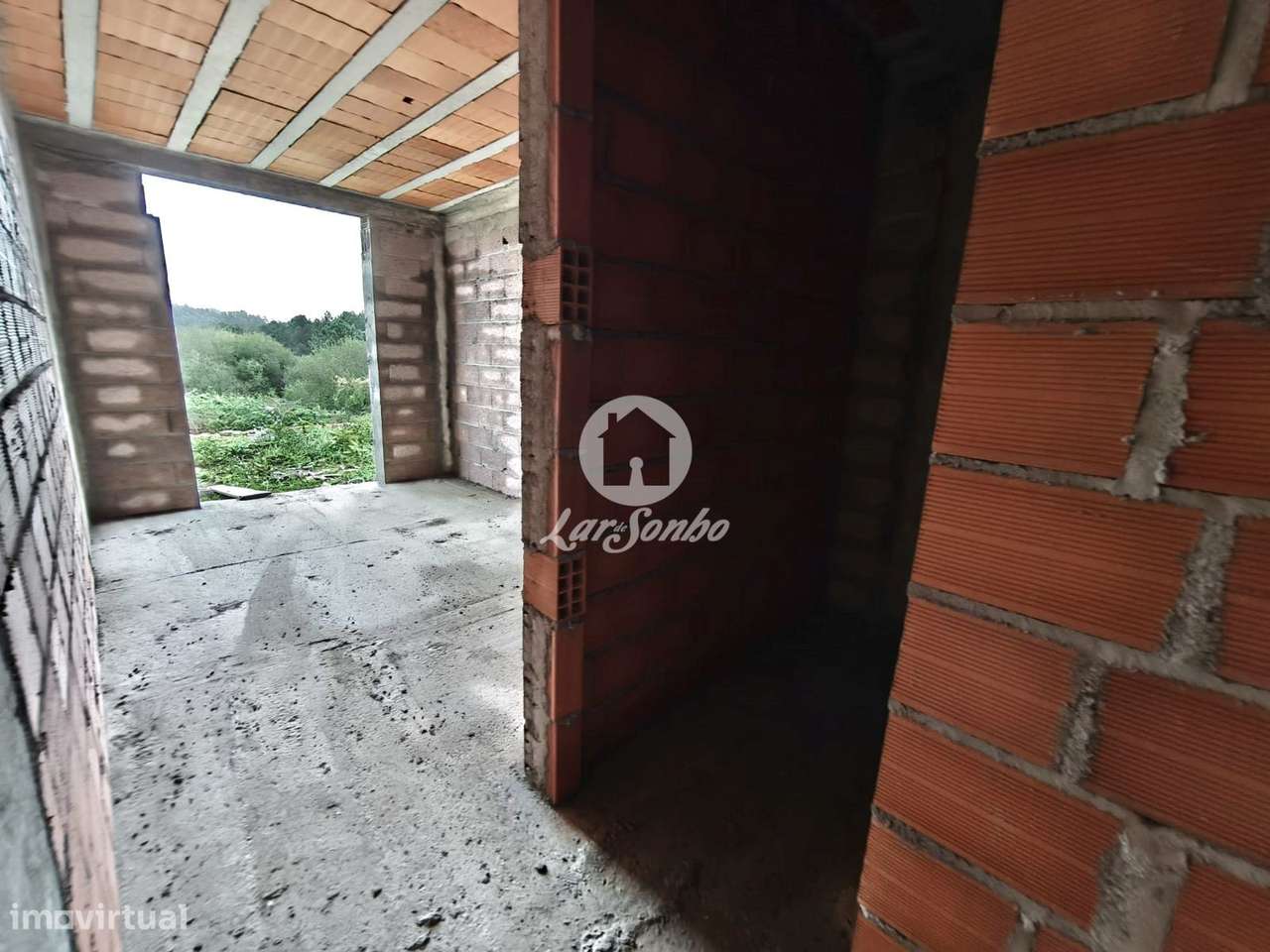 Apartamento T2 novo com jardim-18