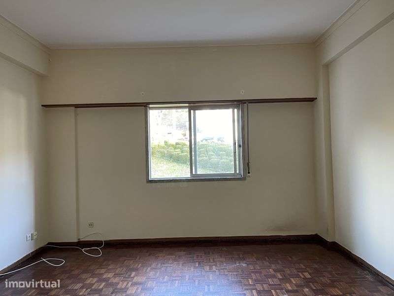 Arrendo T3 no Olival Basto, Odivelas - Grande imagem: 4/12