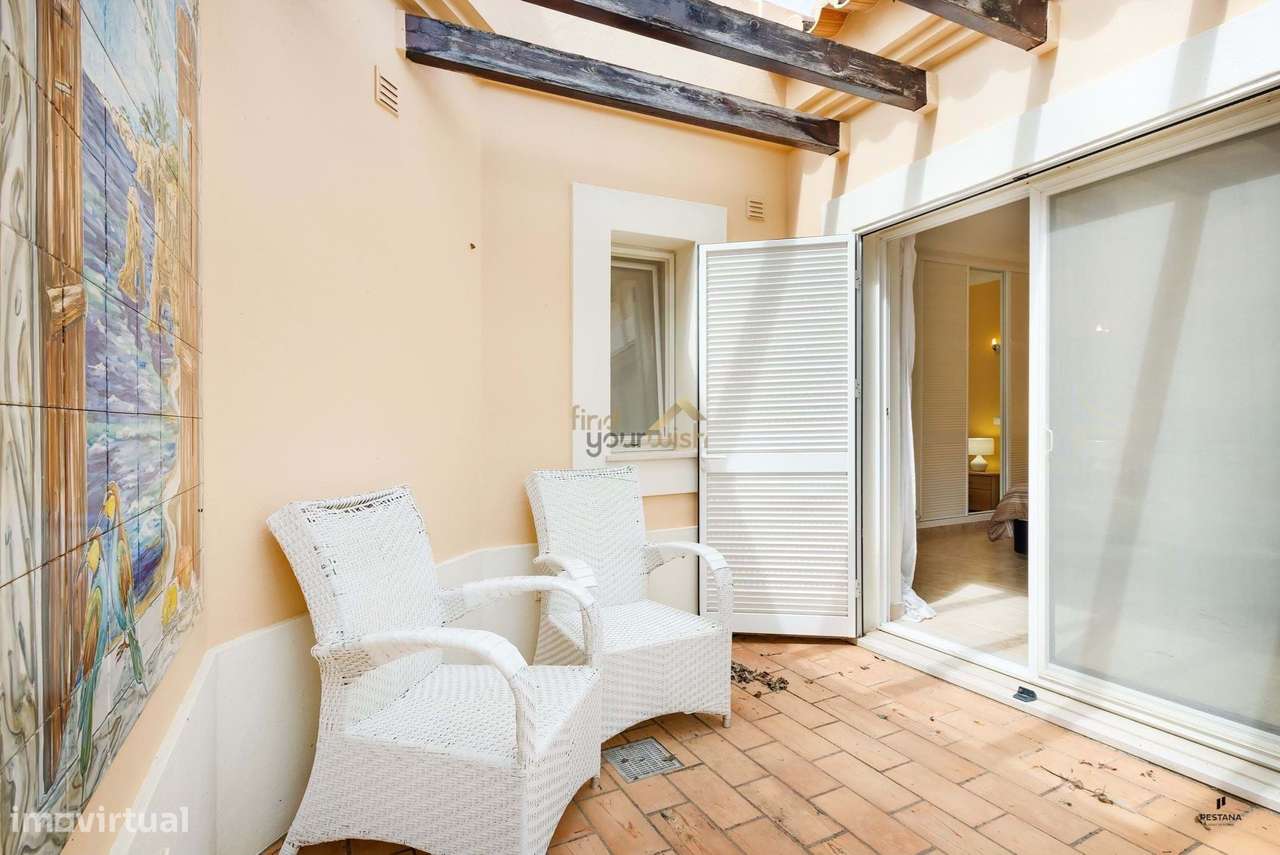 Moradia T4 com piscina, único piso,  com acesso direto ao exclusivo Ca-21