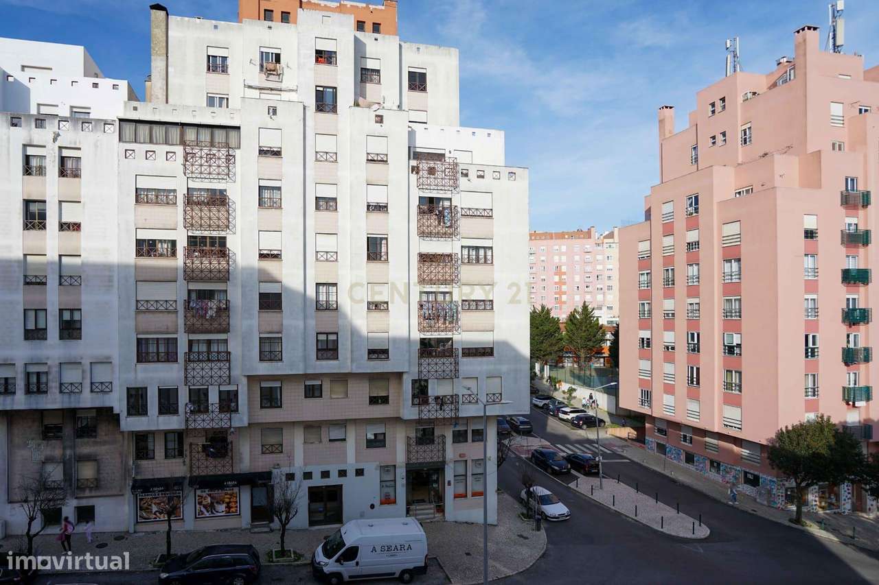 Apartamento T2 remodelado na Rinchoa-26