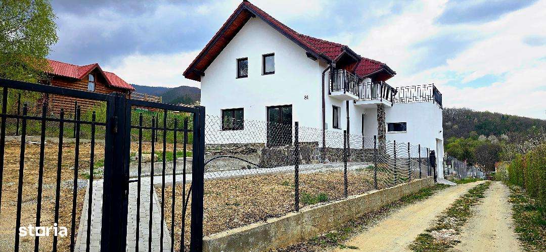 "Casă nouă in Tocile + 856 mp teren + priveliște =stil de viata buna.-1