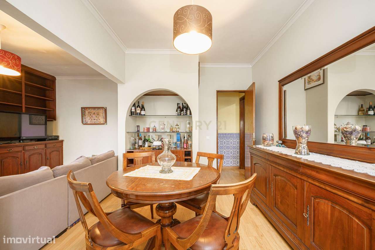 Apartamento T4 Transformado em T3 situado no bairro do Montalvão -Setú-12