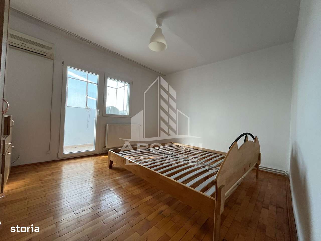 Apartament cu 3 camere, 2 bai, decomandat, centrala proprie, Sagulu - Imagine principală: 4/11