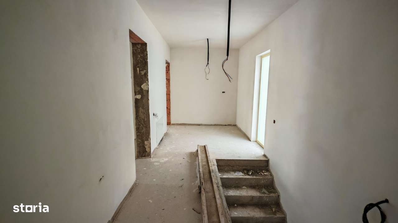 Vila LUX Parter+Etaj(stil mediteranean) in Stupini zona Plugarilor-19