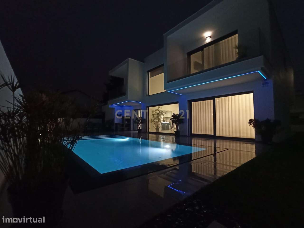 Elegância Moderna - Moradia com Piscina na Aroeira - Grande imagem: 3/30