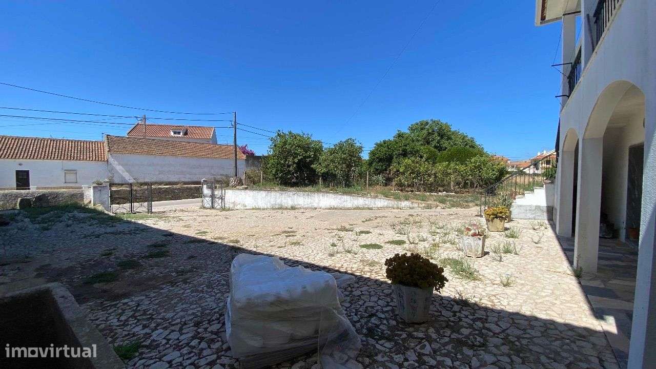 Lote de terreno com 53.162,5m2, localizado a 3Km do Nó do Carregado-21