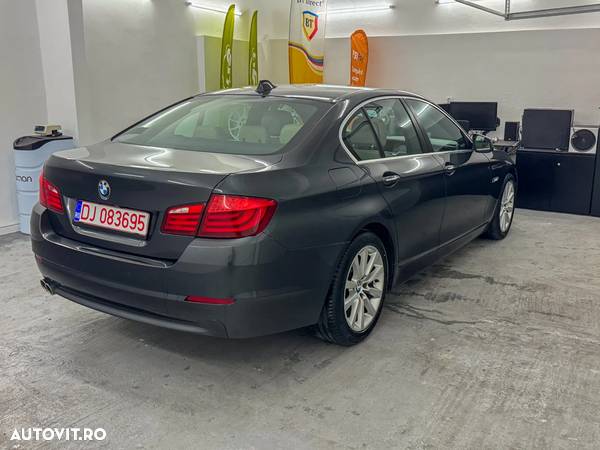 BMW Seria 5 520d Aut. Luxury Line - 4