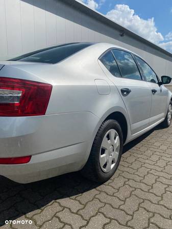 Skoda Octavia 1.6 TDI Ambition - 11