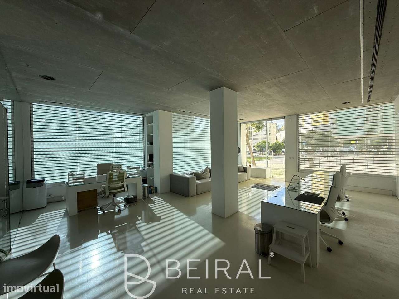 Espaço comercial espaçoso e luminoso no centro de Lisboa-39