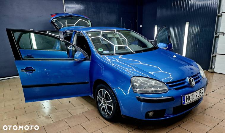 Volkswagen Golf V 2.0 FSI Comfortline - 9