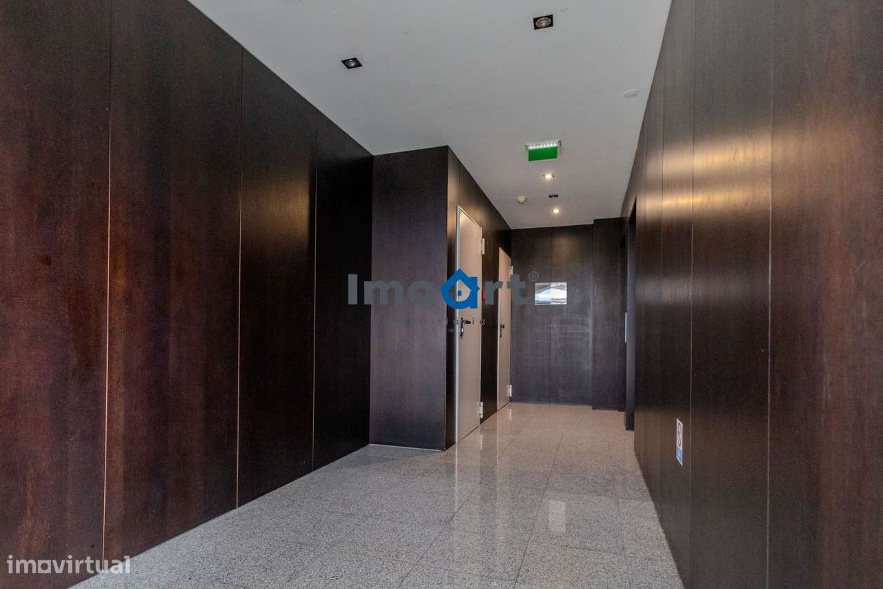 T2 RENOVADO COM VARANDA EXCECIONAL NA PRELADA !-12