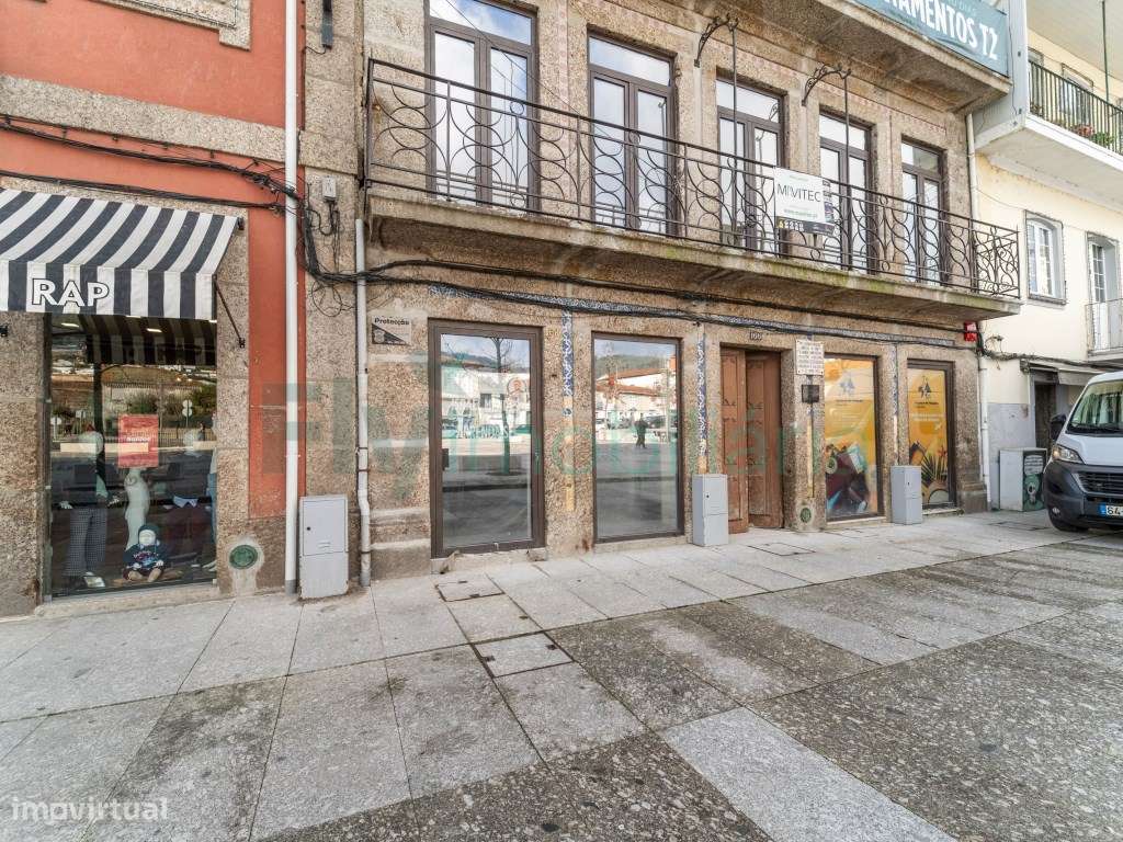 Arrenda-se Loja no Centro de Vizela - Praça da República - Grande imagem: 2/9