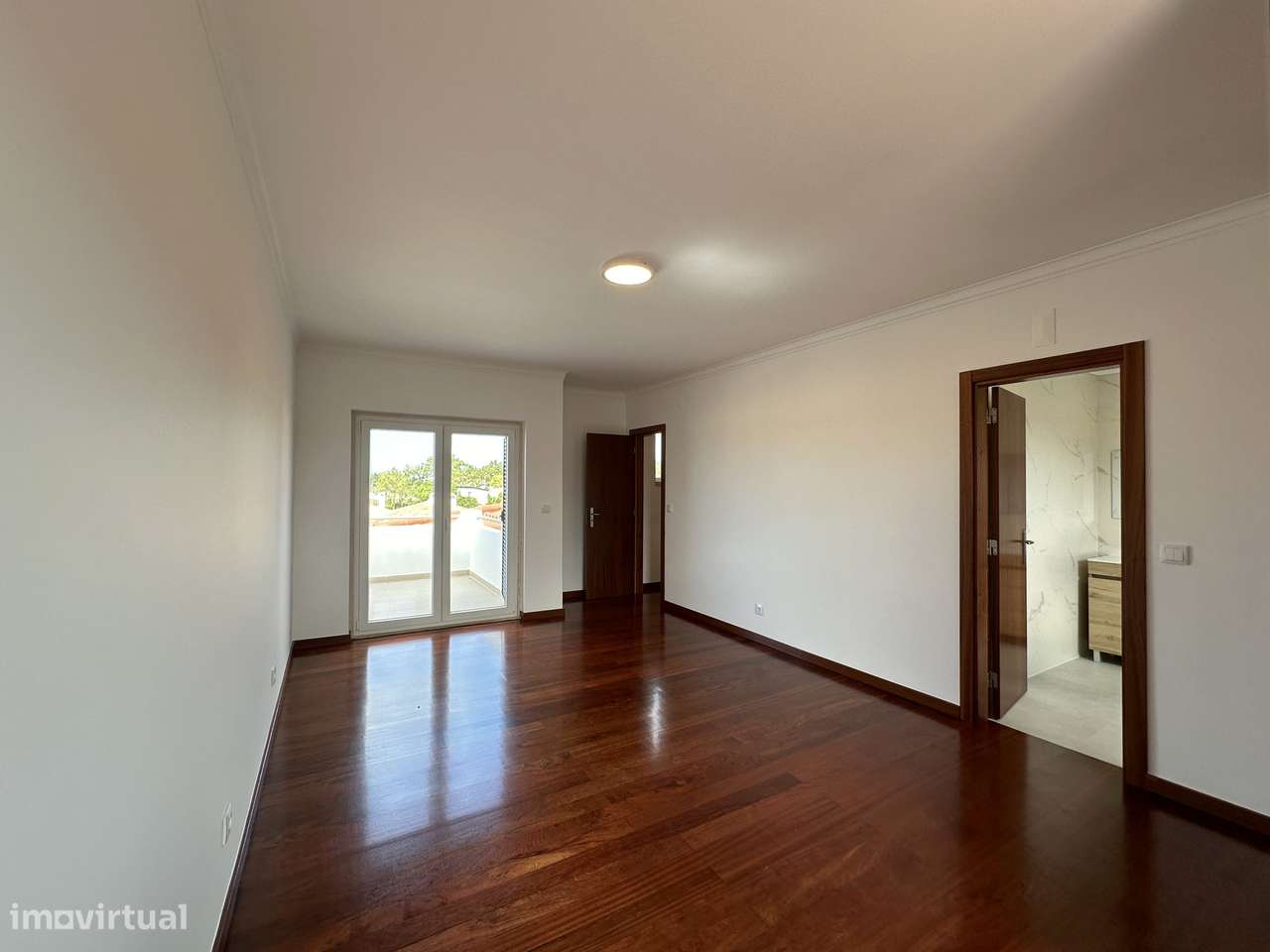 Moradia Isolada T3 com Piscina e Vista Mar na Ericeira-17