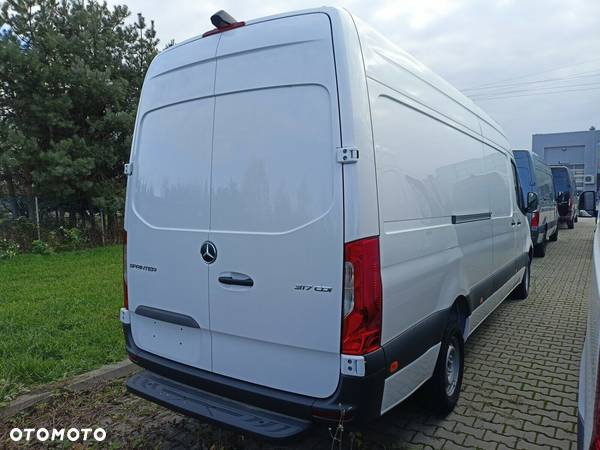 Mercedes-Benz Sprinter 317 CDI - 4