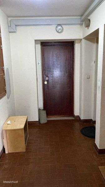 Apartamento T3 Santo António dos Cavaleiros - Grande imagem: 4/12