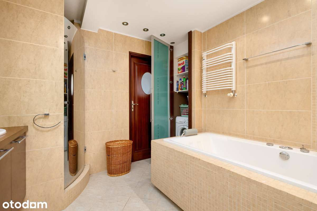 Apartament w świetnej lokalizacji, blisko Centrum, 3/4 pokoje .-14