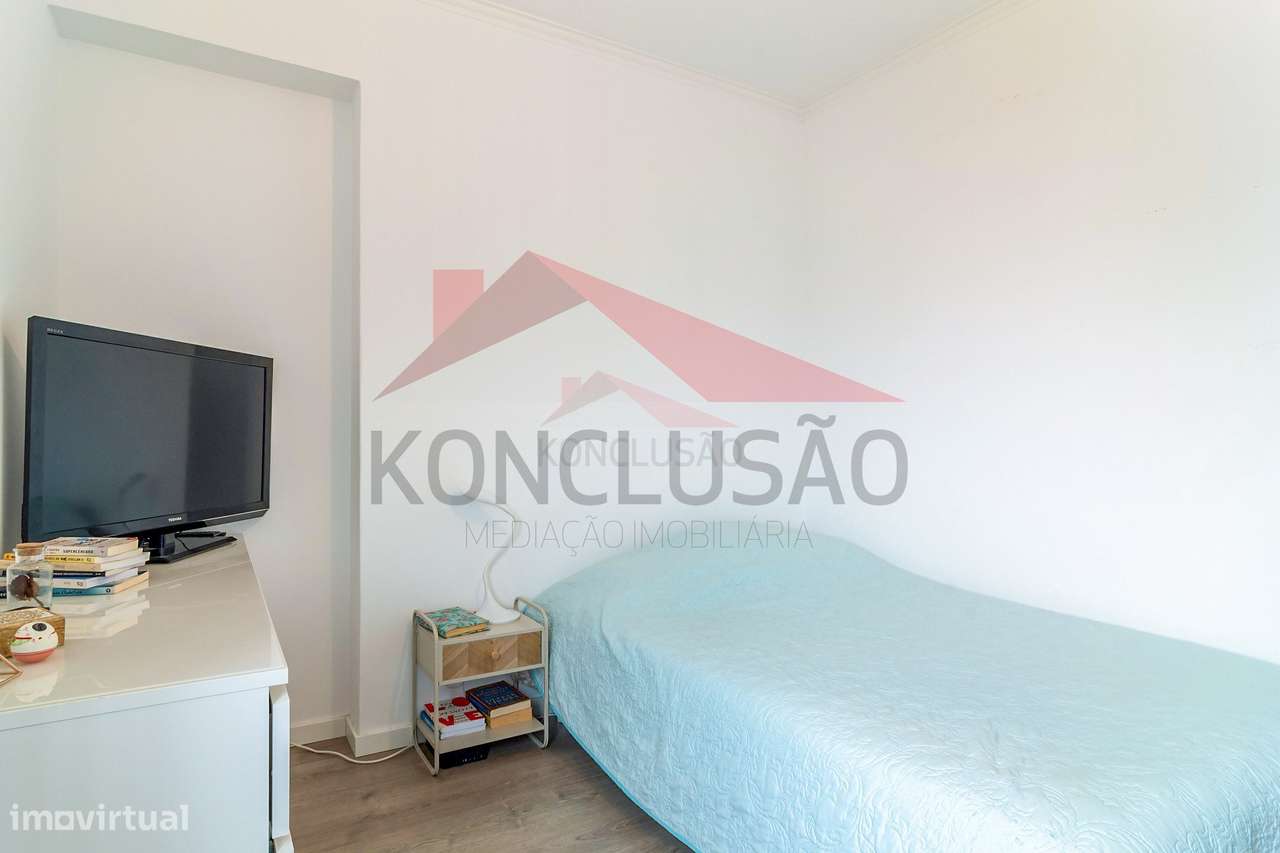 """Apartamento T4 Remodelado com Vista Panorâmica para o Rio Tejo -...-14
