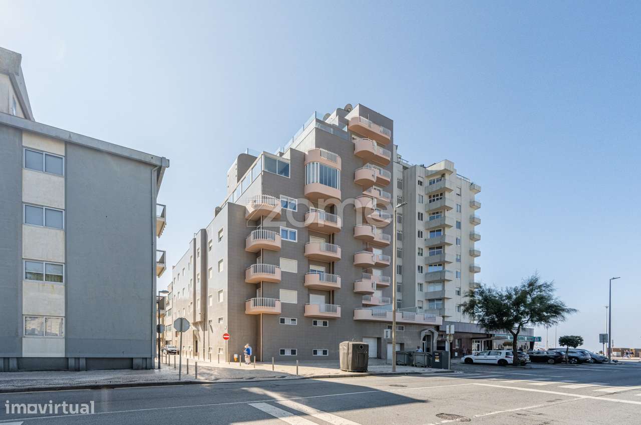 Apartamento T3 com Varandas e Vista Mar na Póvoa de Varzim - Grande imagem: 2/24