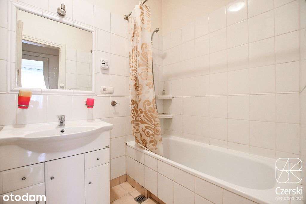 Rozkładowe w centrum Starego Miasta/Krowoderska-6