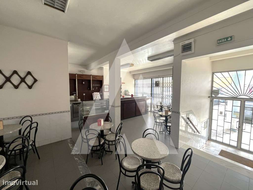 Cafetaria/Charcutaria com esplanada ,situada em zona habitacional d... - Grande imagem: 5/14