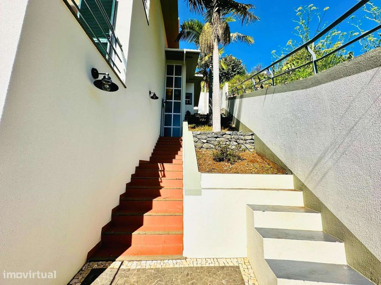 Moradia T3 Mobilada com Vista Mar e Garagem para 4 Carros no Funchal - Grande imagem: 4/45