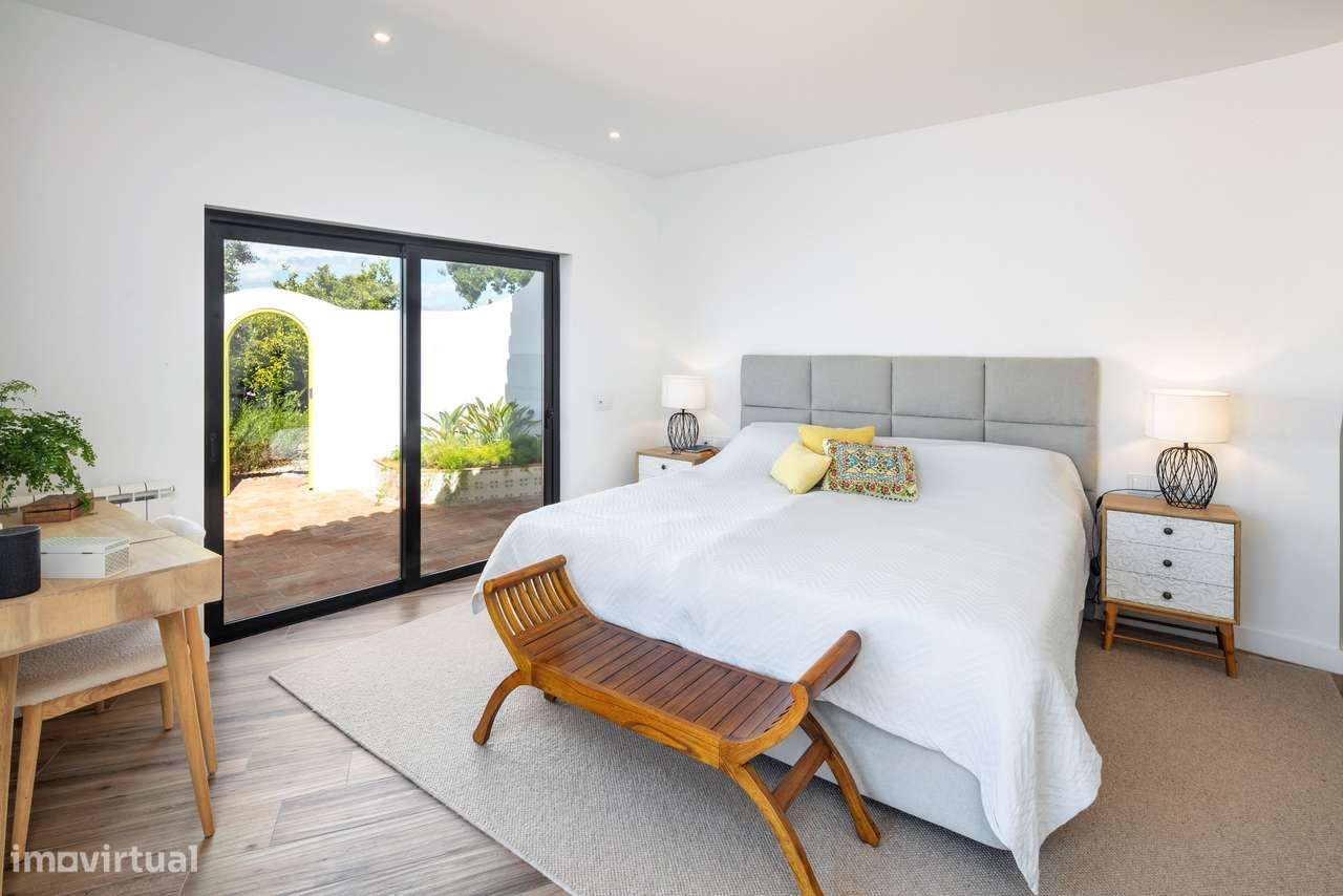 CASA DOS SONHOS EM CALIÇAS COM 4 QUARTOS, PISCINA E GARAGEM-9