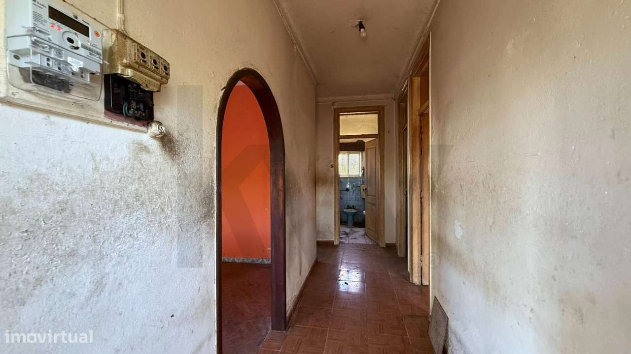 Moradia para reconstrução | Terreno 1.506 m2 | Vista campo | Periferia-23