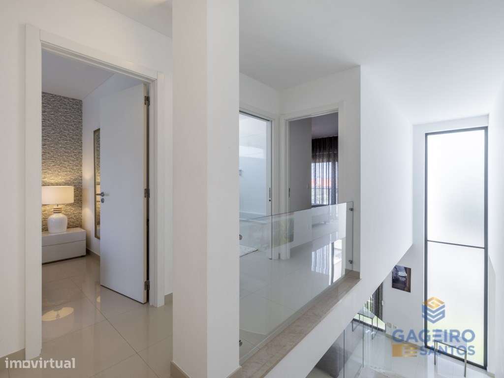 Moderna moradia T3 com piscina privativa-22
