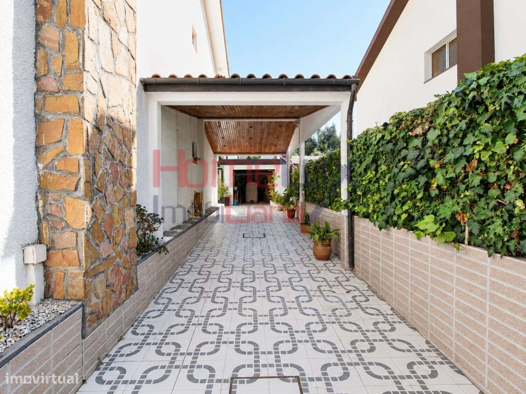 Moradia T4 em Fânzeres-26