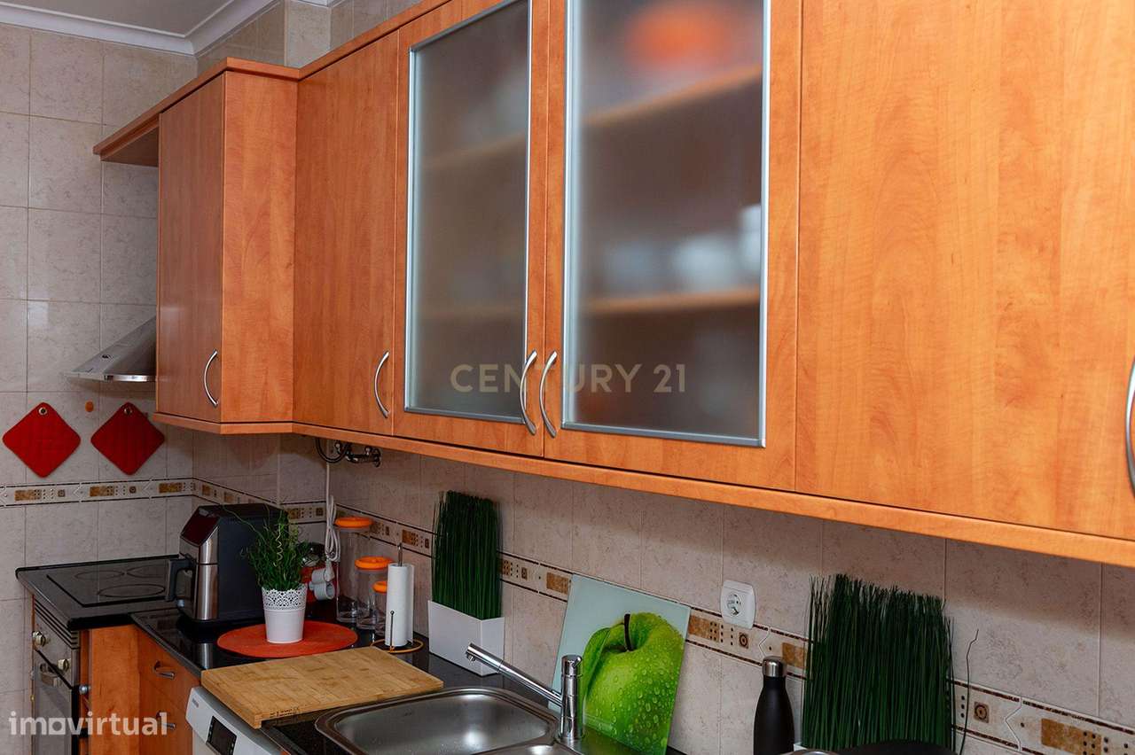 Apartamento T2 mobilado em Amora, Seixal - Oportunidade Única!-16