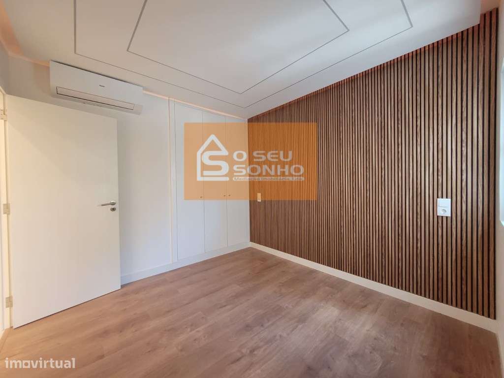 Apartamento T2 na Primeira Linha de Quarteira com Vista Mar-13