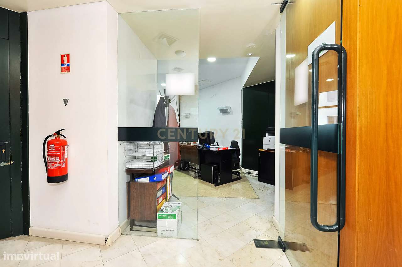 Edifício Areeiro de 2.230m2 p/ Residência Universitário c/ Projeto Apr-9