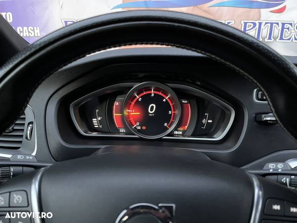 Volvo V40 D3 R-Design - 25