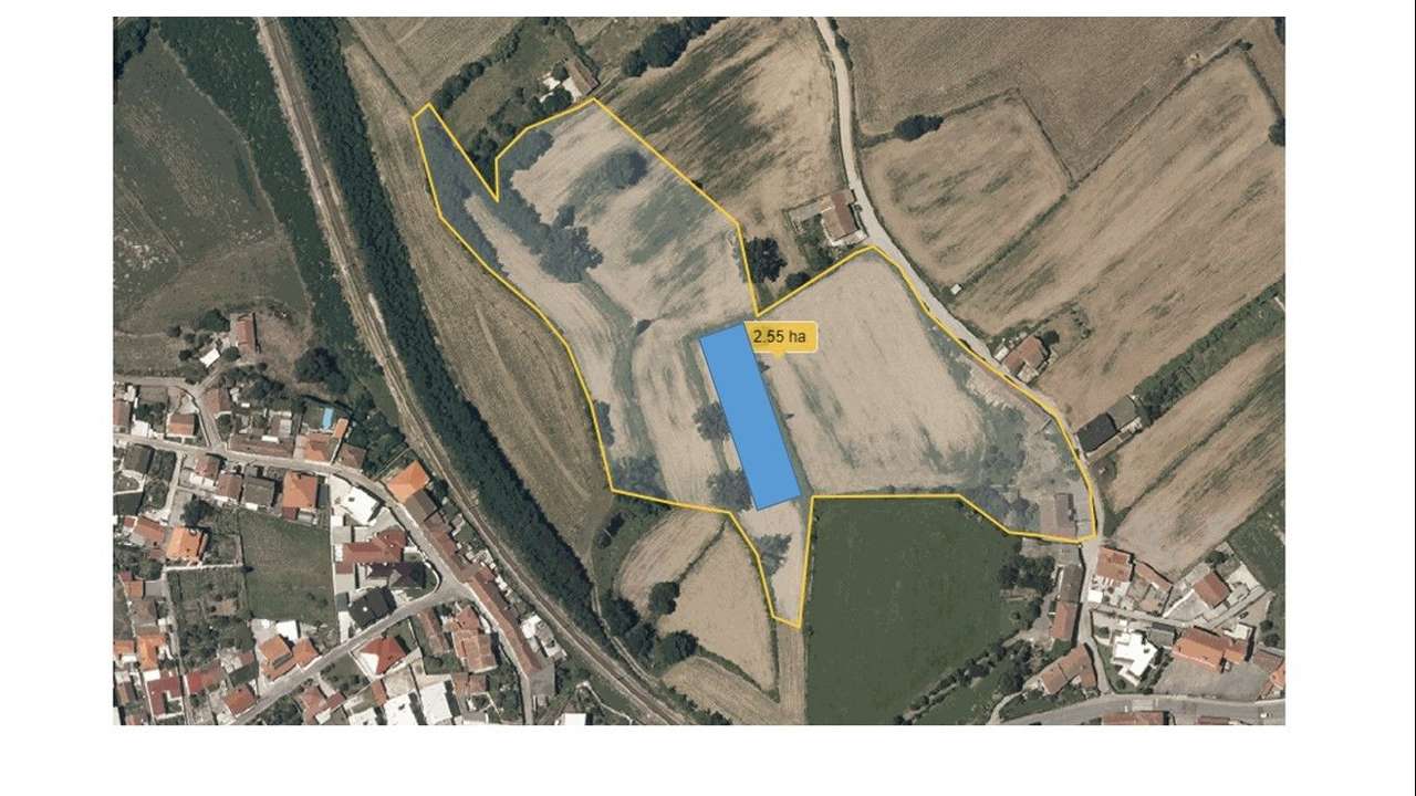 Moradia com terreno de 22.630m2 em Santa Eugénia, Barcelos - Grande imagem: 3/5