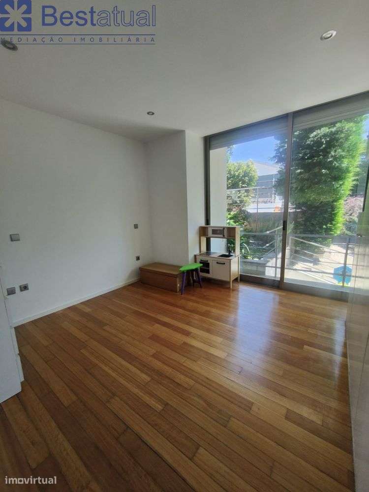 Moradia T 3 com piscina - Oportunidade!-31