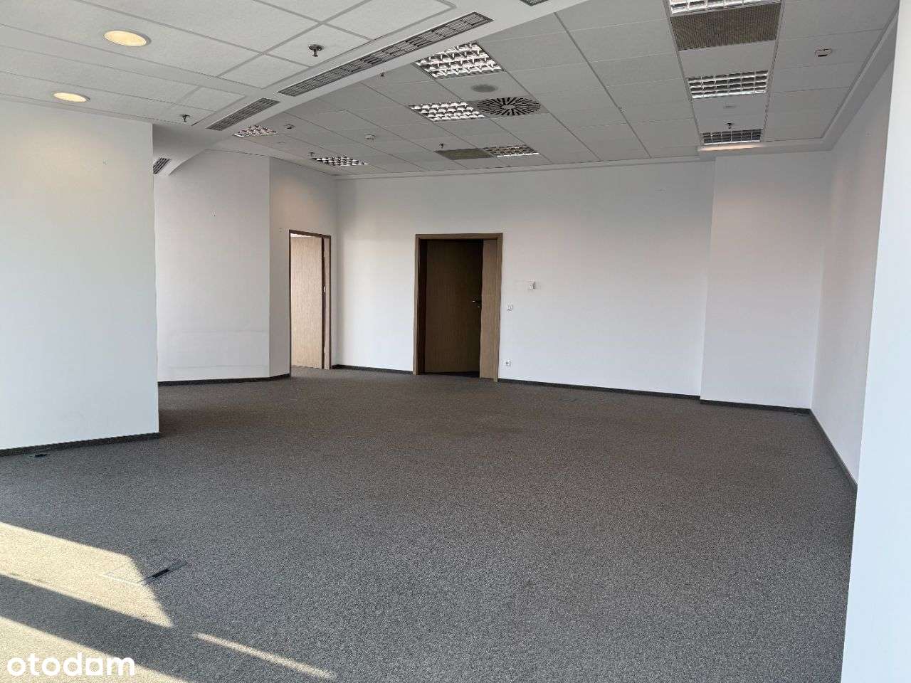 Biuro ok. 120 m² w Sky Tower z widokiem na miasto - Pełny obrazek: 5/12