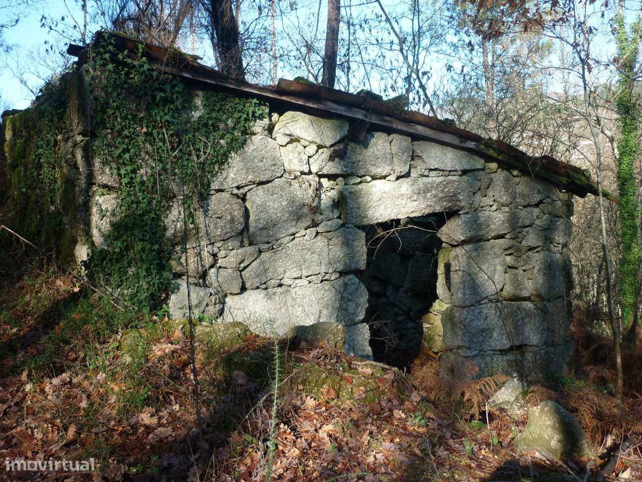 Terreno Junto a Nascente do Rio Ave!!!-14