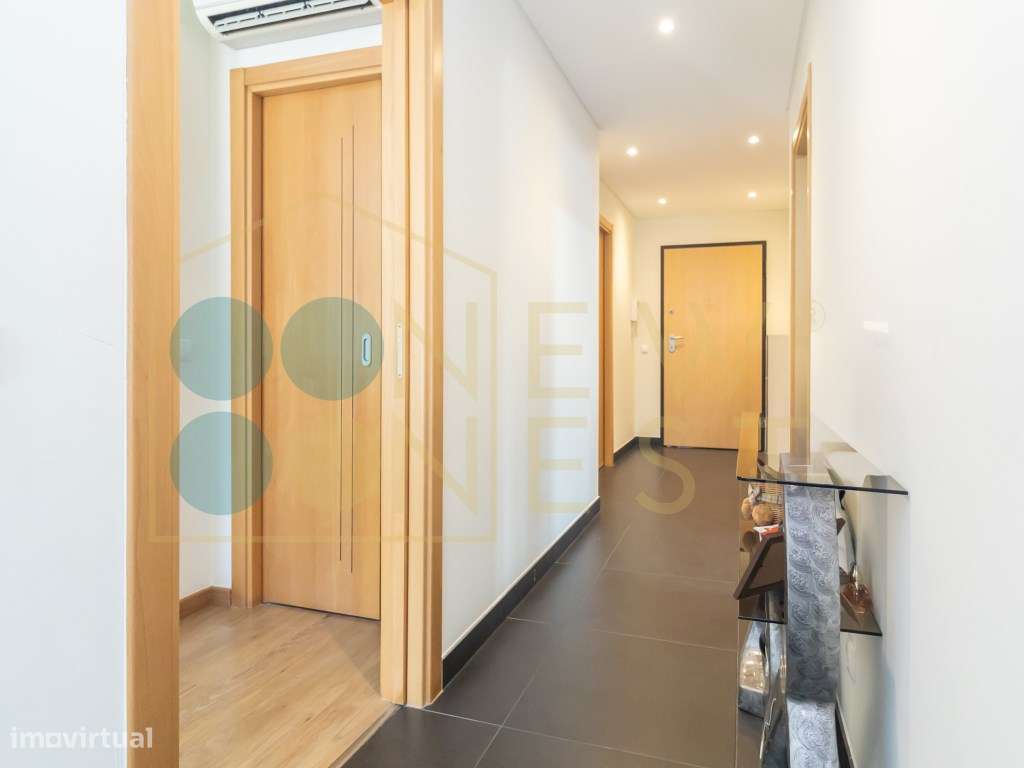 Apartamento T4 com Terraço, 3 varandas, 2 Parqueamentos e Arrecadaç...-16