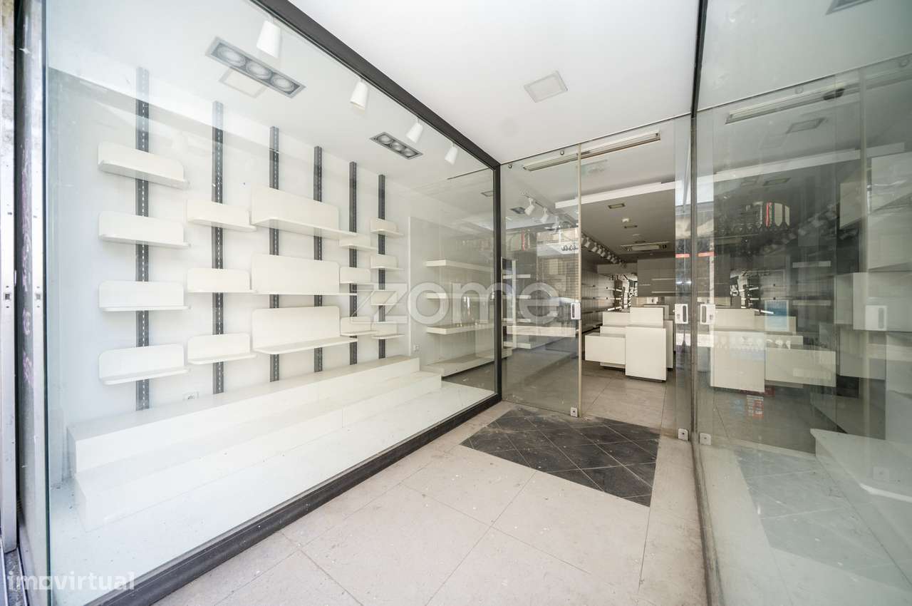 Prédio para recuperar na rua do Souto - Braga - Grande imagem: 4/50