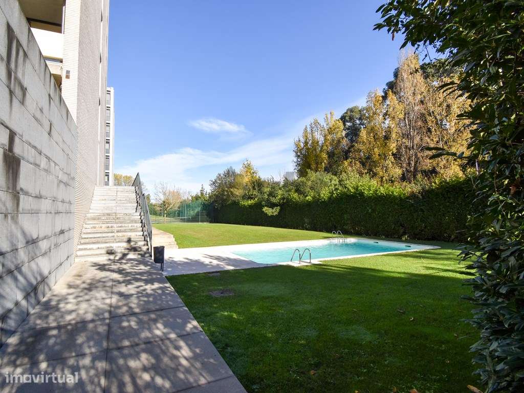 Apartamento T5 localizado no condomínio Jardim das Camélias - Gaia/...-49