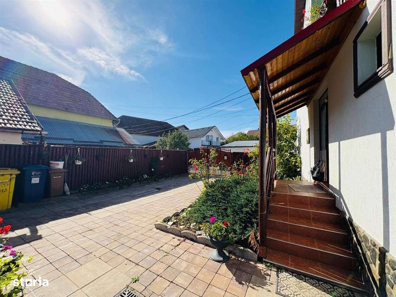 Casa individuala - 5 camere - teren 250 mp - pivnita si garaj - Imagine principală: 4/14