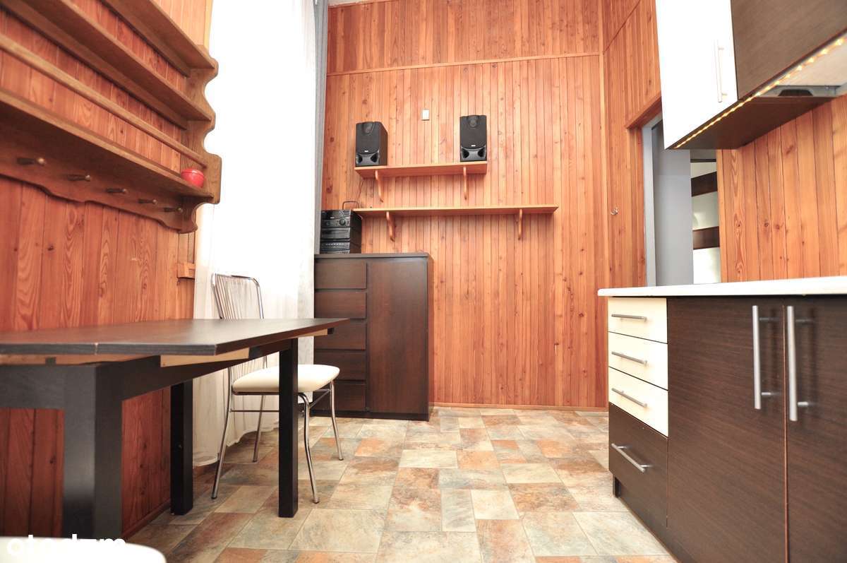 Piwnica | Rozkładowe 2 pokojowe mieszkanie z wysokimi sufitami-8