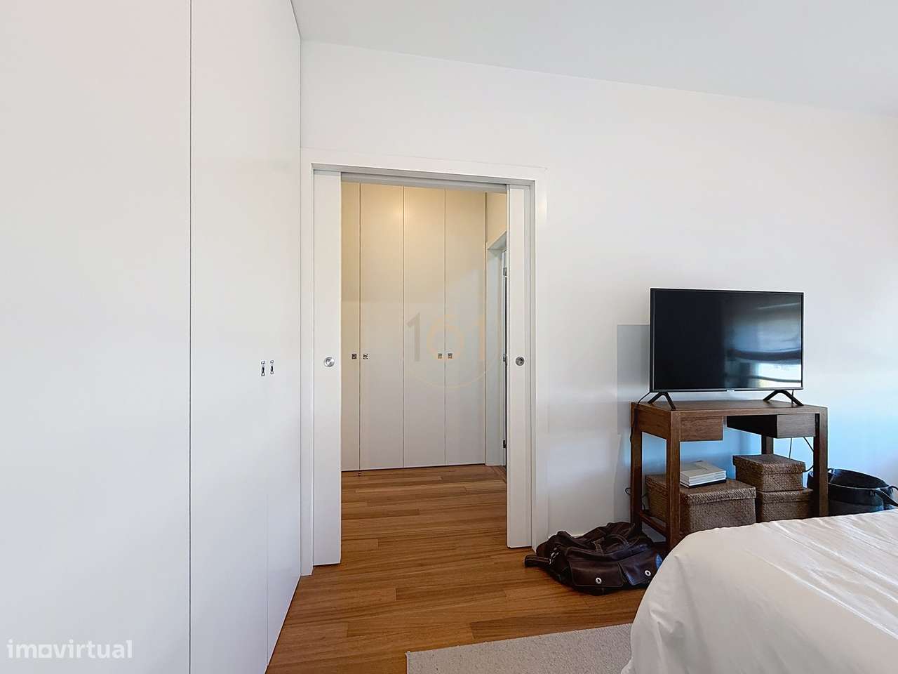 Apartamento T4 Duplex com Terraço e 4 Lugares de Garagem, com Possibil-28