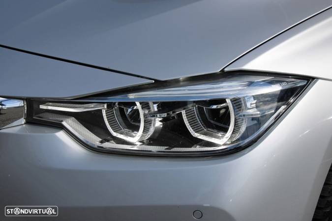 BMW 318 d Touring Auto - 32